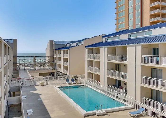 Orange Retreat W/ 4 Pools - Walk To Beach!