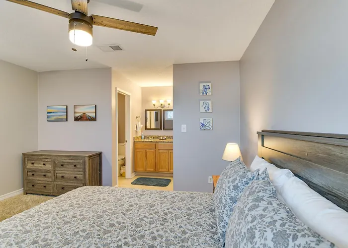 Orange Retreat W/ 4 Pools - Walk To Beach! * Gulf Shores