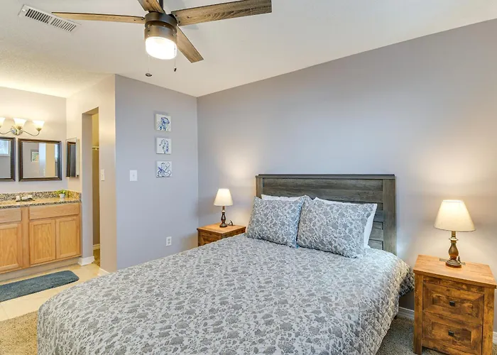 Orange Retreat W/ 4 Pools - Walk To Beach! Holiday home Gulf Shores