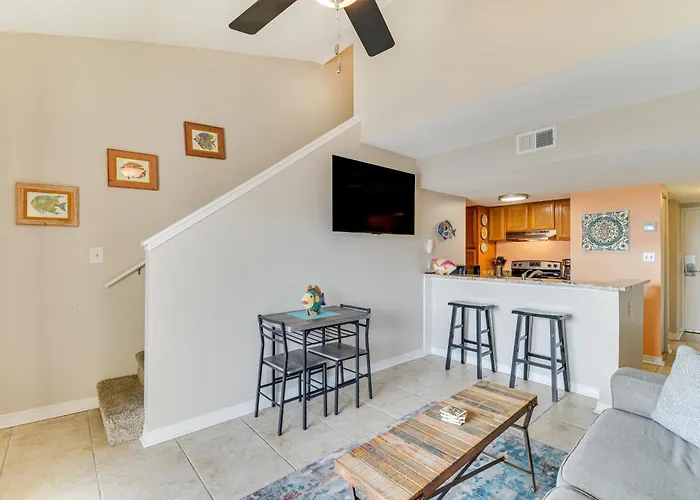 Orange Retreat W/ 4 Pools - Walk To Beach! *