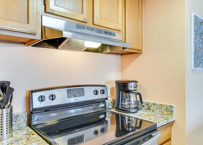 Orange Retreat W/ 4 Pools - Walk To Beach! *